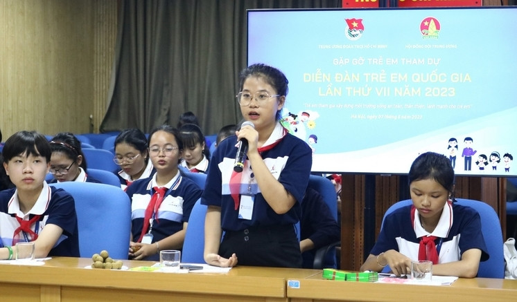 Các đại biểu thiếu nhi chia sẻ nhiều vấn đề trẻ em quan tâm và nêu đề xuất, kiến nghị với T.Ư Đoàn, Hội đồng Đội T.Ư.