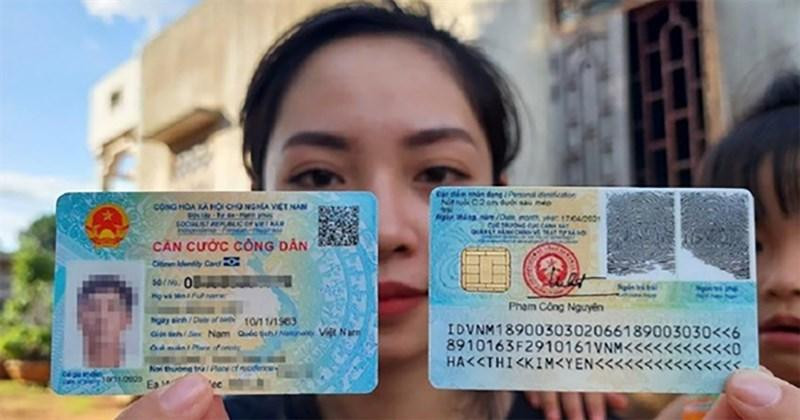 Chip điện tử ở mặt sau của CCCD sẽ tích hợp nhiều loại giấy tờ. Chip điện tử ở mặt sau của CCCD sẽ tích hợp nhiều loại giấy tờ.