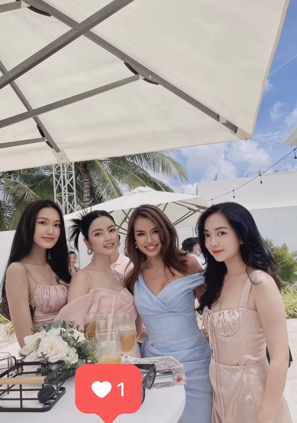 Doãn Hải My, Chu Thanh Huyền, Mai Hà Trang cũng góp mặt trong bữa tiệc này.