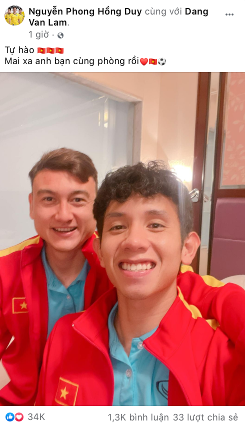 Hồng Duy thì tỏ ra tiếc nuối khi phải chia tay người bạn cùng phòng Văn Lâm.