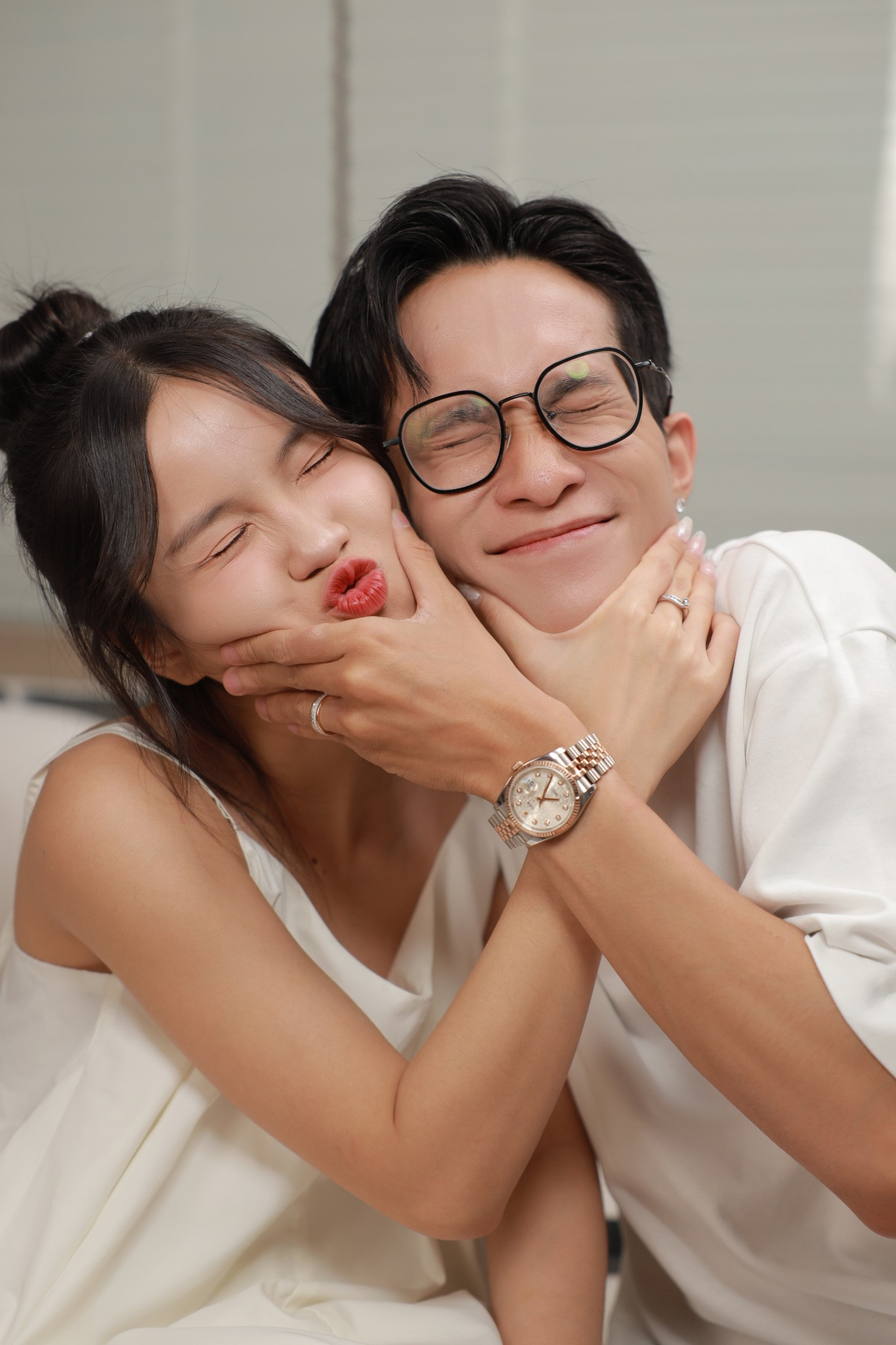 Cặp đôi Tizi - Đích Lép được nhiều bạn trẻ ngưỡng mộ về câu chuyện tình yêu đậm sâu. Cặp đôi Tizi - Đích Lép được nhiều bạn trẻ ngưỡng mộ về câu chuyện tình yêu đậm sâu.