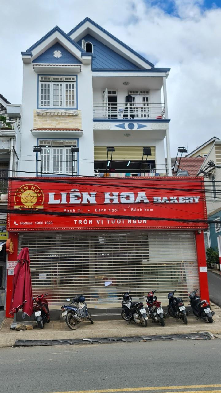 Tiệm bánh Liên Hoa trên đường Phan Chu Trinh, P.9 (TP Đà Lạt) tạm ngưng kinh doanh. (Ảnh: Lâm Viên) Tiệm bánh Liên Hoa trên đường Phan Chu Trinh, P.9 (TP Đà Lạt) tạm ngưng kinh doanh. (Ảnh: Lâm Viên)