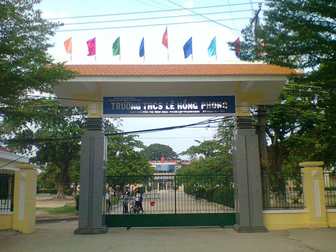 Trường THCS Lê Hồng Phong - nơi 2 nữ sinh đang theo học.