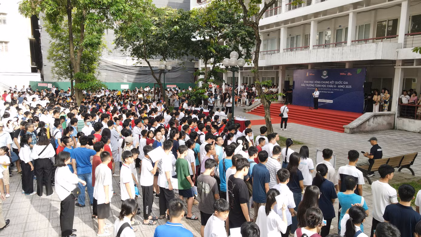 Thí sinh dự lễ Khai mạc Vòng Chung kết Quốc gia Đấu trường Toán học châu Á - AIMO 2025.