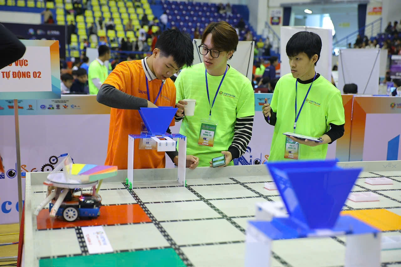 Quá trình thi đấu căng thẳng diễn ra trong 2 phút.