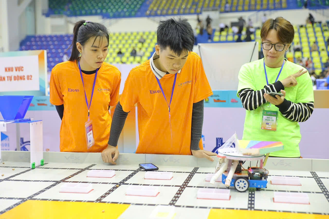 Có thể thấy, Tự động là phần thi khó nhằn với các thí sinh tham gia dự thi.