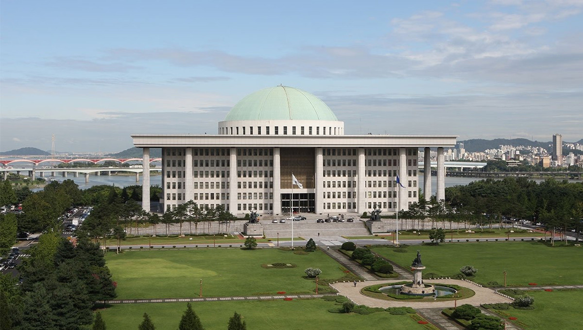 Apple đã vô hiệu hóa tính năng Find My ở Hàn Quốc do yêu cầu từ luật pháp địa phương. Apple đã vô hiệu hóa tính năng Find My ở Hàn Quốc do yêu cầu từ luật pháp địa phương.