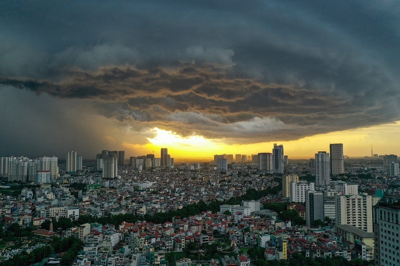 Những ngày tới, cơn dông có thể sẽ xuất hiện vào giờ tan tầm, ban đêm và sáng sớm. (Ảnh minh hoạ từ Internet)