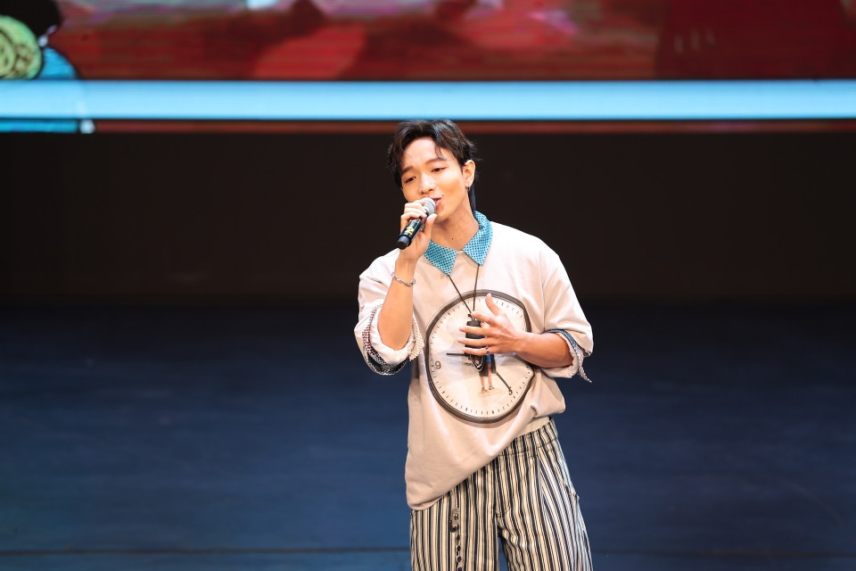 Ca sĩ Hoàng Dũng. Ca sĩ Hoàng Dũng.