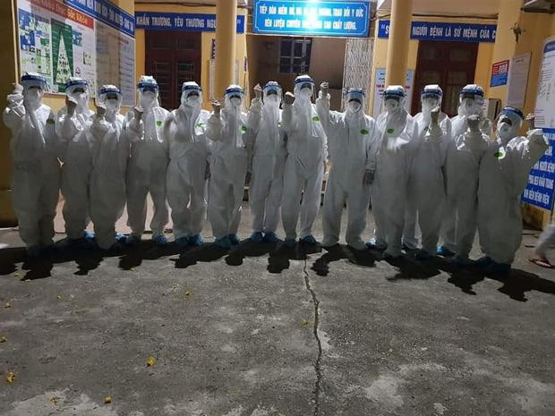 Các sinh viên tình nguyện TUMP tại Việt Yên, Bắc Giang đang hỗ trợ đắc lực công tác xét nghiệm, truy vết phục vụ phòng chống dịch bệnh. (Ảnh: Trường Đại Học Y - Dược, Đại học Thái Nguyên) Các sinh viên tình nguyện TUMP tại Việt Yên, Bắc Giang đang hỗ trợ đắc lực công tác xét nghiệm, truy vết phục vụ phòng chống dịch bệnh. (Ảnh: Trường Đại Học Y - Dược, Đại học Thái Nguyên)