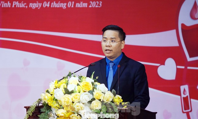 Anh Nguyễn Văn Tú - Phó Bí thư Tỉnh Đoàn Vĩnh Phúc phát biểu khai mạc.