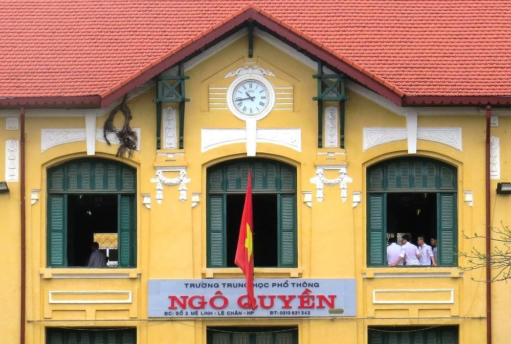 Ca nghi nhiễm COVID-19 mới tại Hải Phòng là giáo viên của trường THPT Ngô Quyền. Ca nghi nhiễm COVID-19 mới tại Hải Phòng là giáo viên của trường THPT Ngô Quyền.