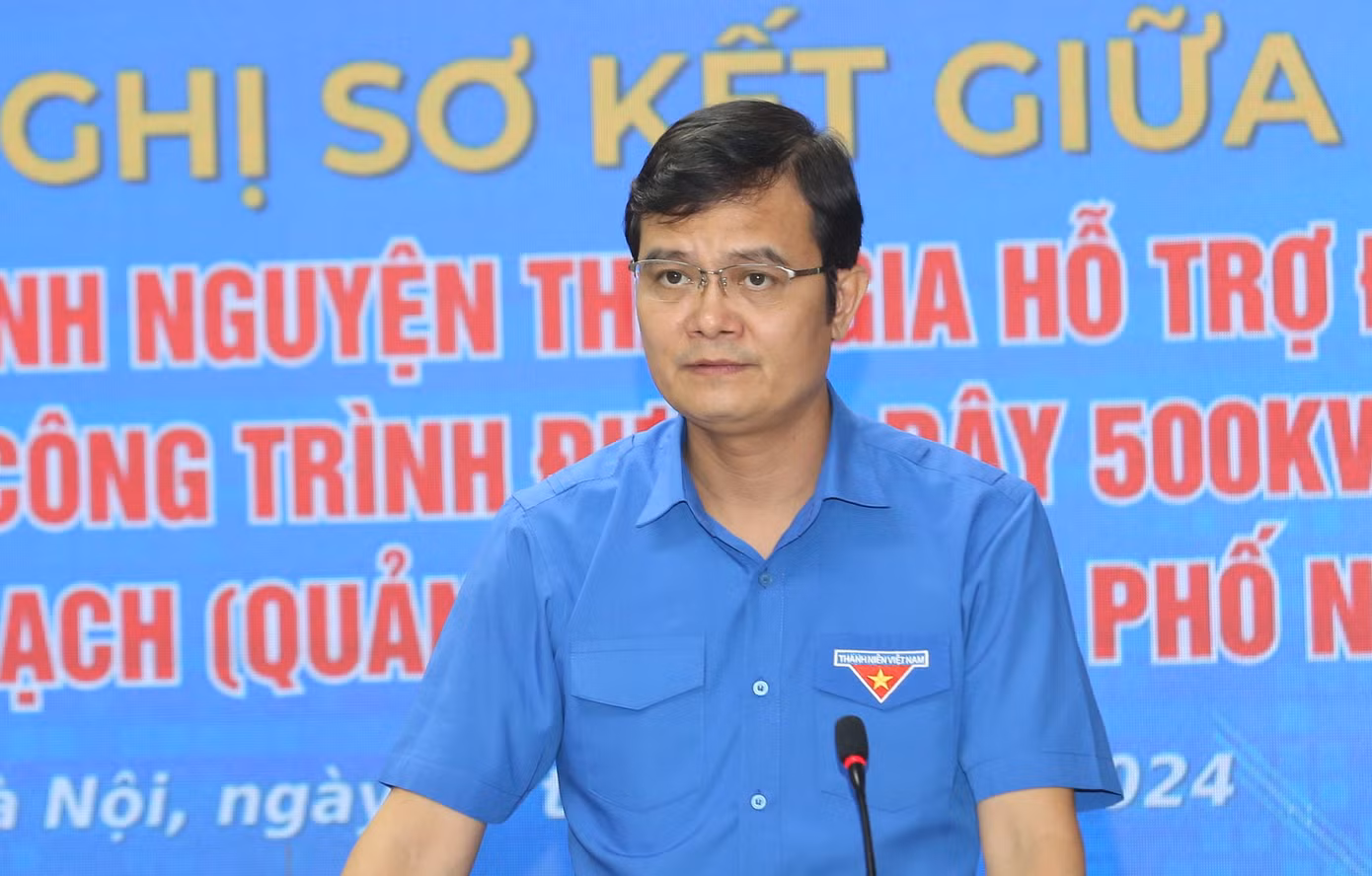 Đồng chí Bùi Quang Huy, Bí thư thứ nhất T.Ư Đoàn phát biểu tại Hội nghị.