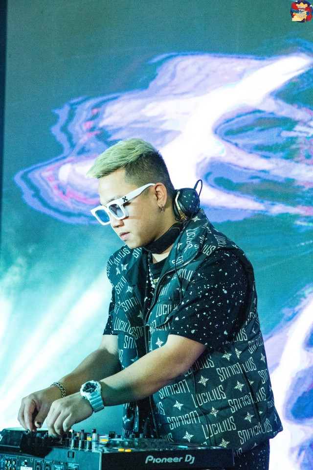 Chương trình còn có sự hiện diện của DJ Lummee và MC Leo đã khiến bầu không khí đêm Gala náo nhiệt hơn bao giờ hết. Chương trình còn có sự hiện diện của DJ Lummee và MC Leo đã khiến bầu không khí đêm Gala náo nhiệt hơn bao giờ hết.