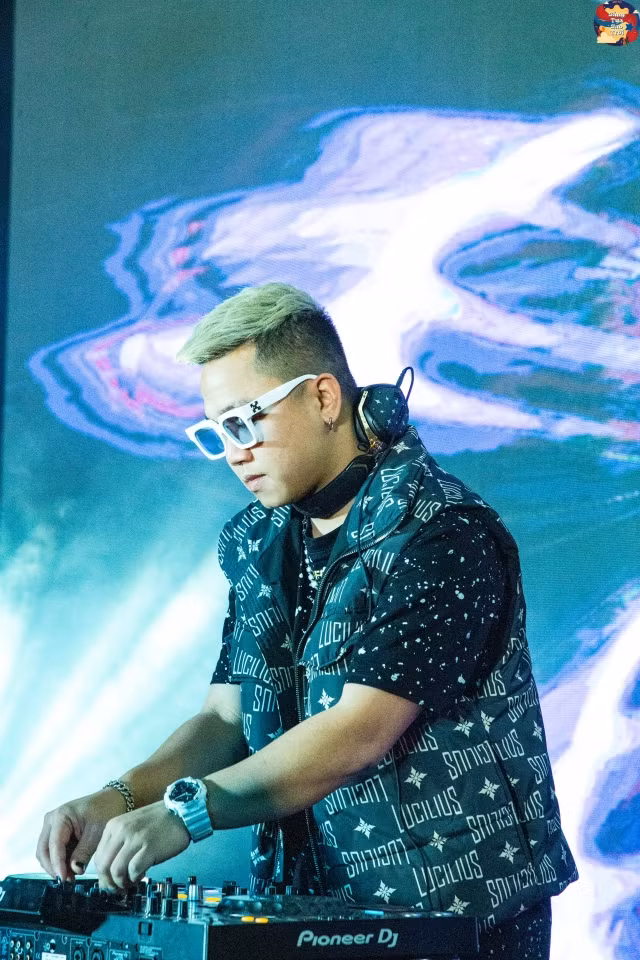 Chương trình còn có sự hiện diện của DJ Lummee và MC Leo đã khiến bầu không khí đêm Gala náo nhiệt hơn bao giờ hết.