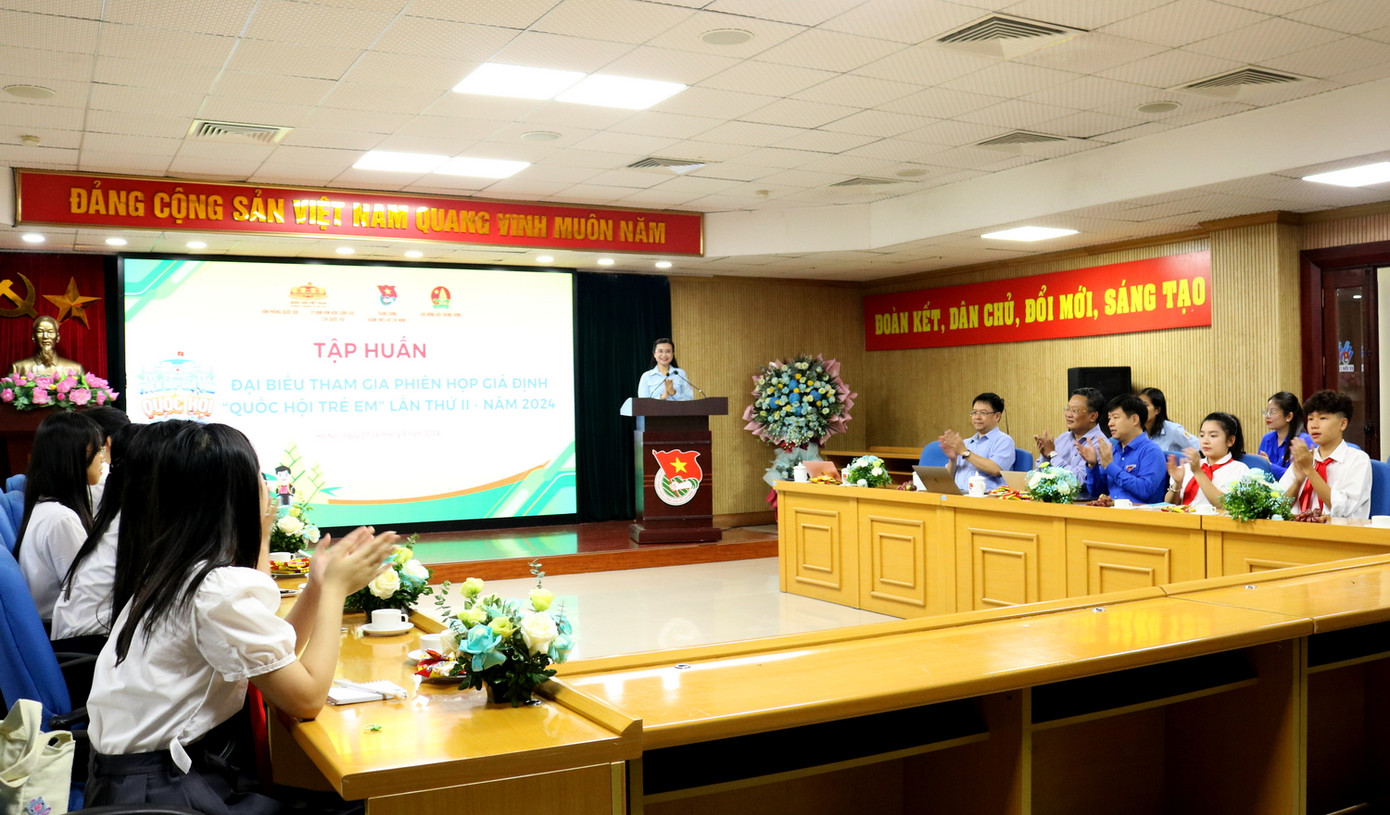 Bên cạnh các đại biểu lựa chọn qua các vòng xét tuyển, sẽ có thêm 10 đại biểu chỉ định là những thiếu nhi tiêu biểu xuất sắc trên các lĩnh vực. Như vậy, sẽ có tổng 307 đại biểu trẻ em tham gia phiên họp giả định Quốc hội trẻ em. Bên cạnh các đại biểu lựa chọn qua các vòng xét tuyển, sẽ có thêm 10 đại biểu chỉ định là những thiếu nhi tiêu biểu xuất sắc trên các lĩnh vực. Như vậy, sẽ có tổng 307 đại biểu trẻ em tham gia phiên họp giả định Quốc hội trẻ em.