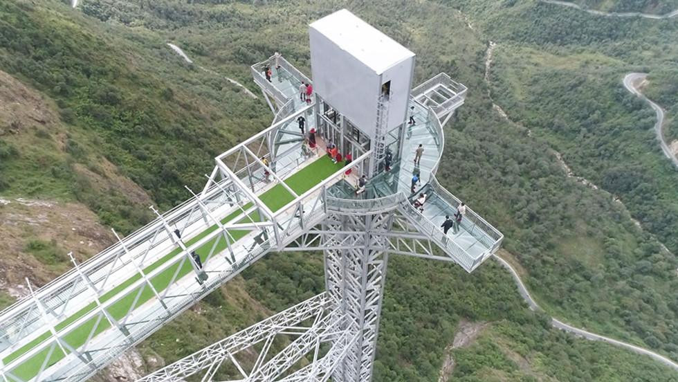 Cây cầu kính cao nhất Việt Nam. (Ảnh: Báo Lai Châu)