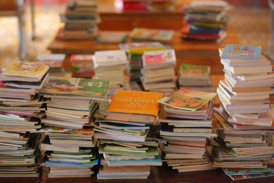 Những đầu sách đã được lựa chọn kỹ lưỡng để tặng cho các em học sinh nhà trường.