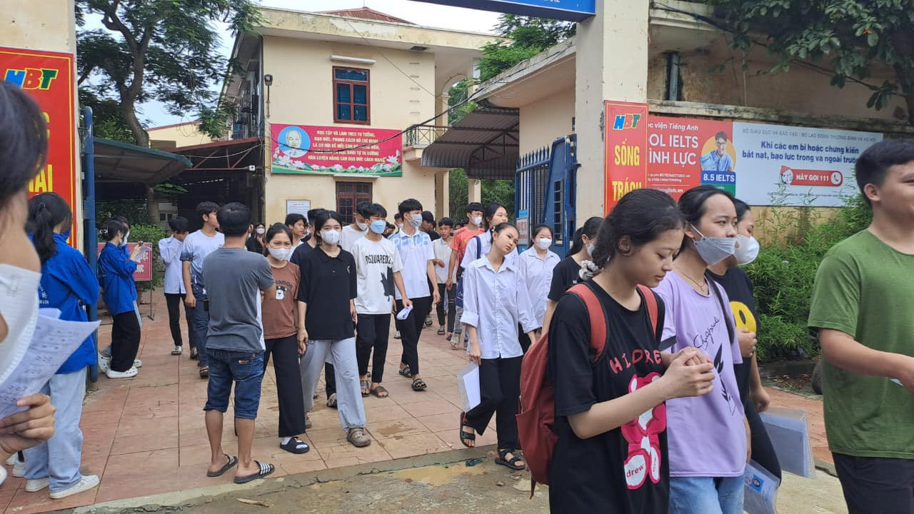 Điểm thi trường THPT Hai Bà Trưng - Thạch Thất. Điểm thi trường THPT Hai Bà Trưng - Thạch Thất.