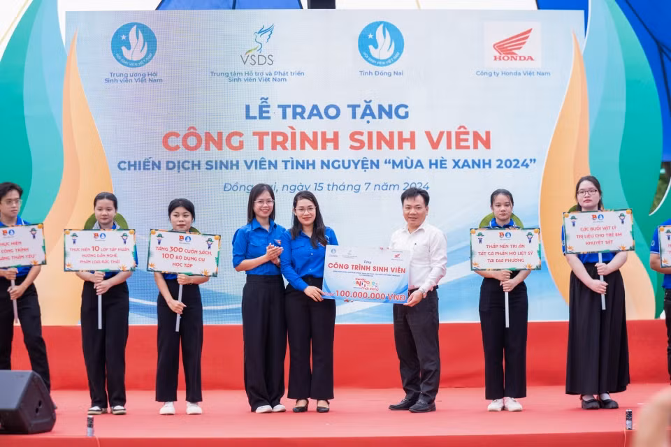 Buổi lễ bàn giao Công trình sinh viên do Honda Việt Nam tài trợ tại tỉnh Đồng Nai.