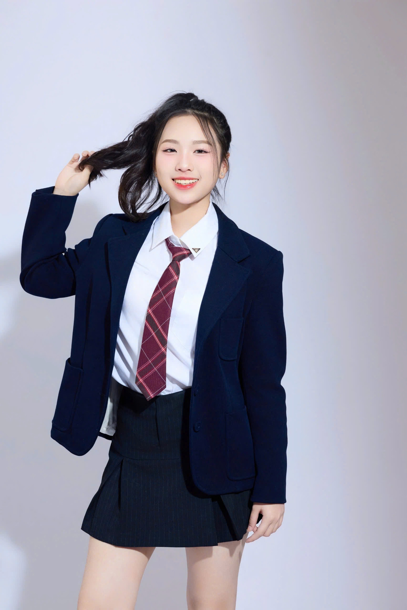 Quan trọng nhất là phải chăm chỉ, học ra học và chơi ra chơi. Quan trọng nhất là phải chăm chỉ, học ra học và chơi ra chơi.