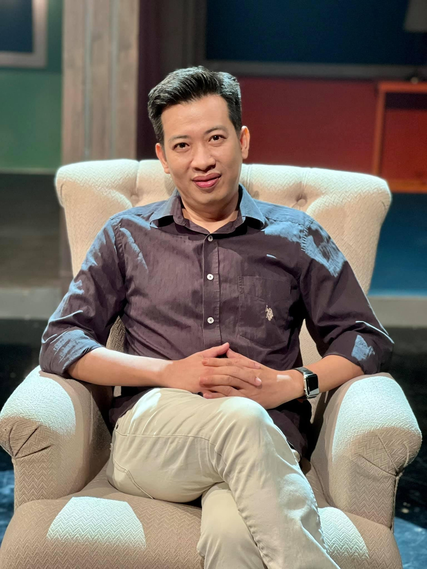 Nhà văn Hoàng Anh Tú cũng có con đang tuổi mới lớn.