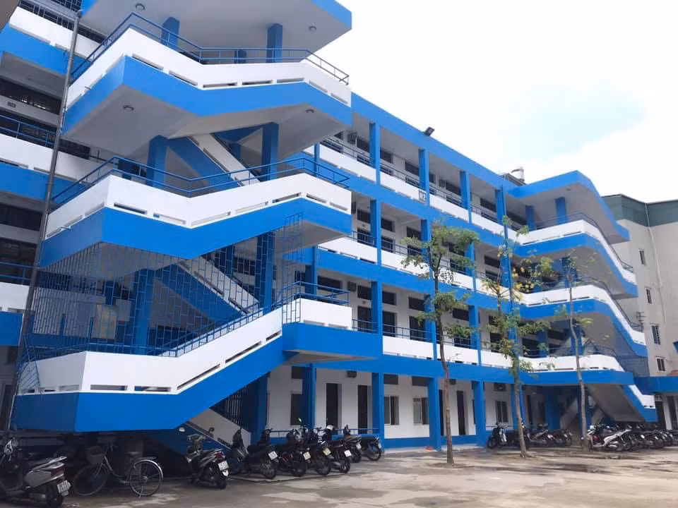 Khu KTX trường Đại học Sư phạm Nghệ thuật Trung ương còn rất mới và khang trang.