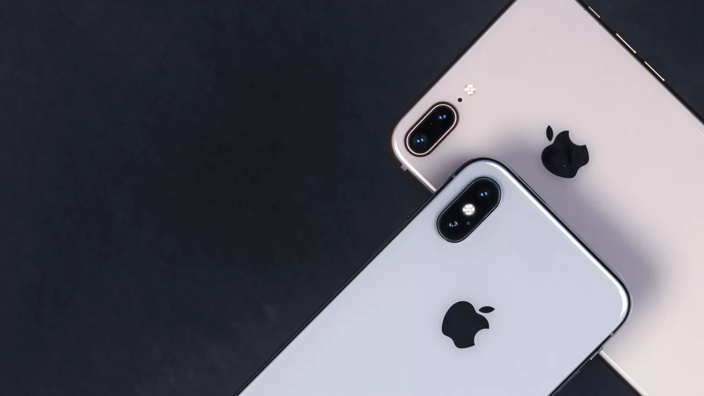 iPhone 8 và iPhone X. iPhone 8 và iPhone X.