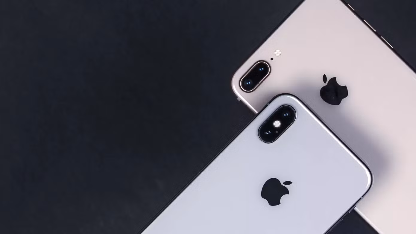 iPhone 8 và iPhone X.