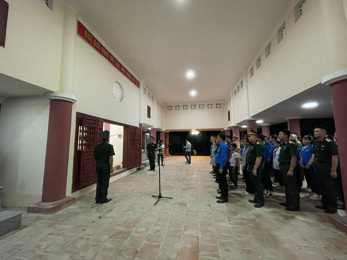 Đại diện các đội hình tình nguyện thuộc chiến dịch Mùa Hè xanh dâng hương, tri ân tại nghĩa trang huyện Pác Nặm, tỉnh Bắc Kạn. Đại diện các đội hình tình nguyện thuộc chiến dịch Mùa Hè xanh dâng hương, tri ân tại nghĩa trang huyện Pác Nặm, tỉnh Bắc Kạn.