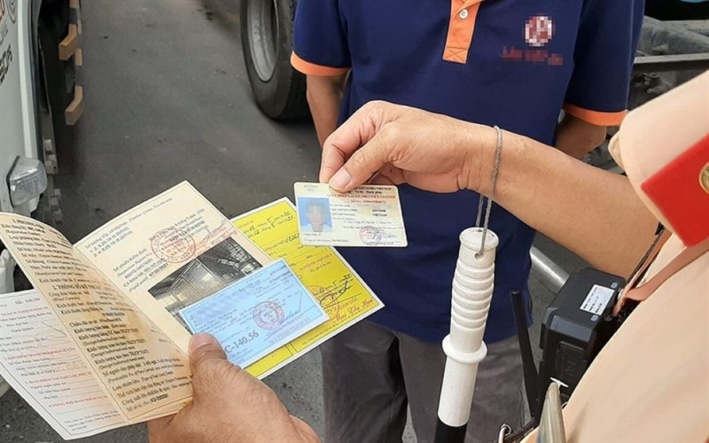 Thông tin trên VNeID có giá trị như giấy tờ trực tiếp (Ảnh minh hoạ: Xây Dựng Chính Sách, Pháp Luật) Thông tin trên VNeID có giá trị như giấy tờ trực tiếp (Ảnh minh hoạ: Xây Dựng Chính Sách, Pháp Luật)