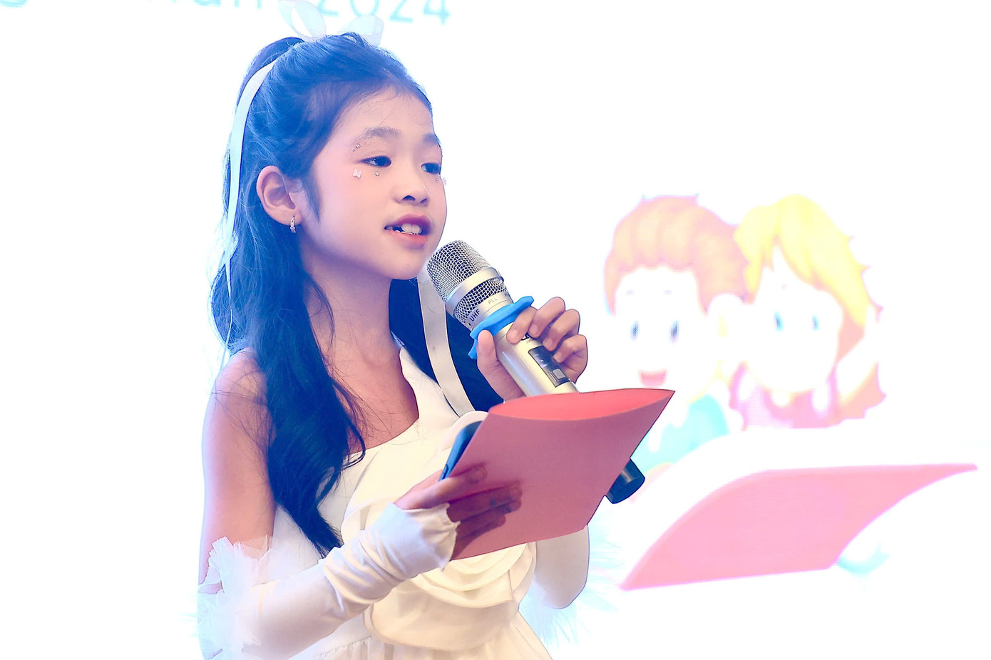 Em Quách Gia Nhi, học sinh lớp 3B, trường Tiểu học Hương Sơn, TP Thái Nguyên.