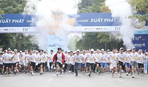 Với thông điệp “Vì tầm vóc Việt”, S-Race 2022 là một hành trình nhân văn, kết nối học sinh, sinh viên với gia đình và thầy cô.