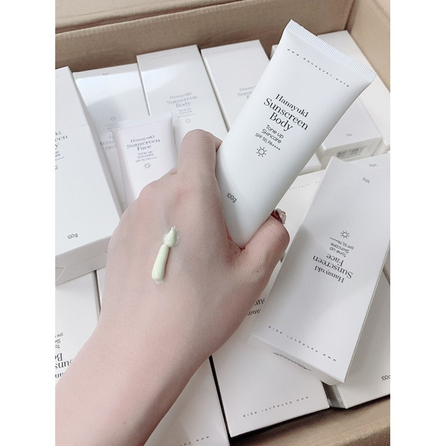 Lô kem chống nắng do công ty chồng của Đoàn Di Băng phân phối vừa bị yêu cầu thu hồi. Lô kem chống nắng do công ty chồng của Đoàn Di Băng phân phối vừa bị yêu cầu thu hồi.