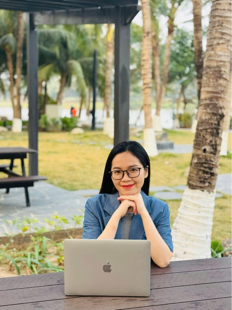 Dược sĩ Nguyễn Trang chia sẻ: dược sĩ không chỉ cung cấp thông tin y tế, mà còn tư vấn hỗ trợ bệnh nhân chăm sóc sức khỏe.