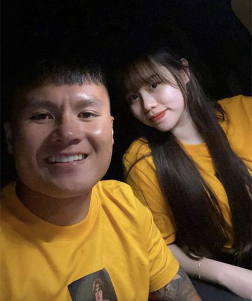 Huỳnh Anh là bạn gái cũ của cầu thủ Quang Hải. Huỳnh Anh là bạn gái cũ của cầu thủ Quang Hải.