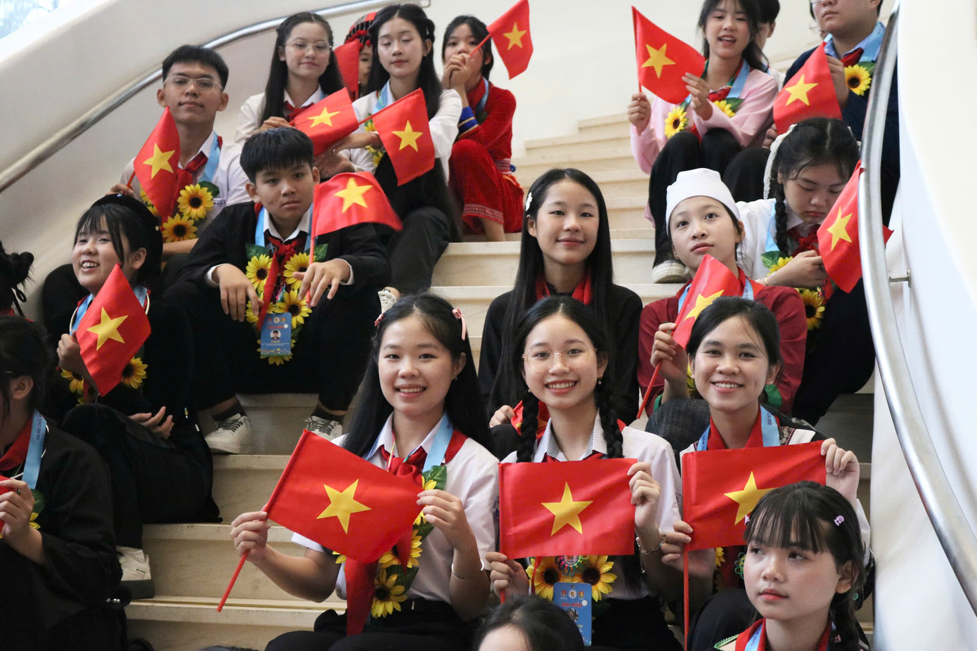 Đại hội quy tụ 500 đại biểu ưu tú đến từ khắp các tỉnh, thành trên cả nước. Đại hội quy tụ 500 đại biểu ưu tú đến từ khắp các tỉnh, thành trên cả nước.