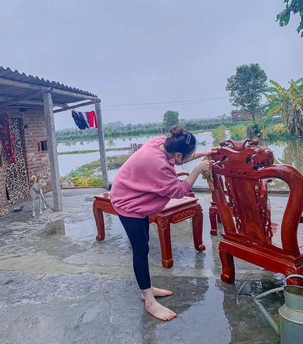 Cảnh dọn nhà dịp cuối năm của nhiều gia đình. (Ảnh: Facebook Diệu Anh) Cảnh dọn nhà dịp cuối năm của nhiều gia đình. (Ảnh: Facebook Diệu Anh)