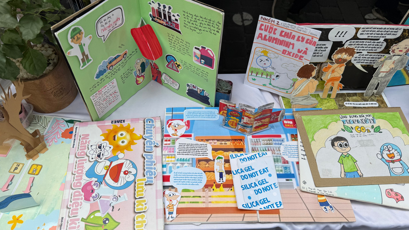 Những sản phẩm sách 3D do học sinh Nguyễn Siêu tự sáng tạo và thực hiện.