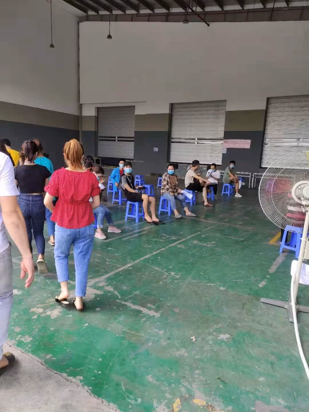 Hon Yao Fu Bắc Ninh thực hiện xét nghiệm cho toàn bộ công nhân viên trước khi vào làm việc. (Ảnh: Trần Trung Thịnh)