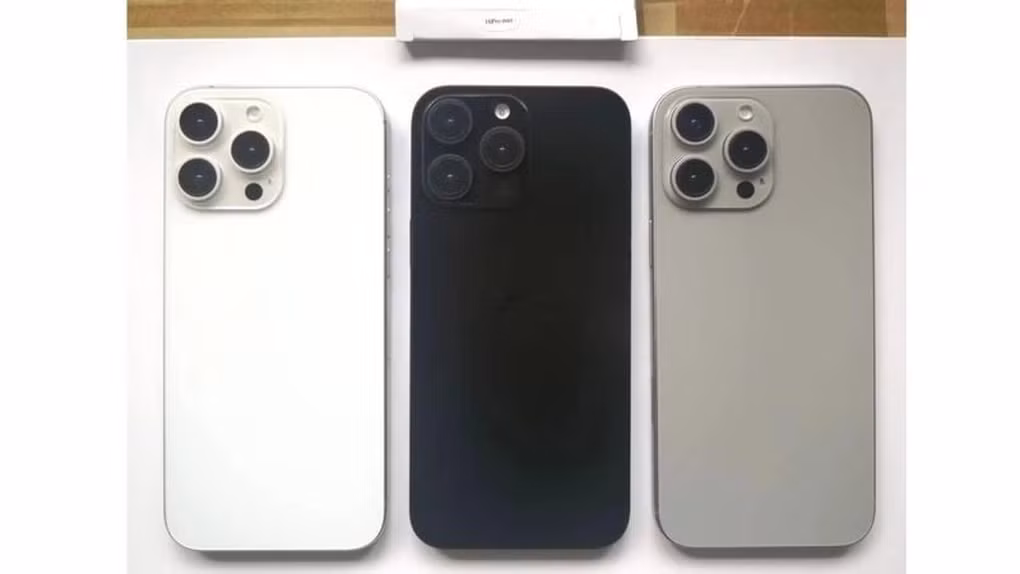 3 phiên bản màu sắc mới được cho là sẽ xuất hiện trên iPhone 16 Pro. (Ảnh: Sonny Dickson)