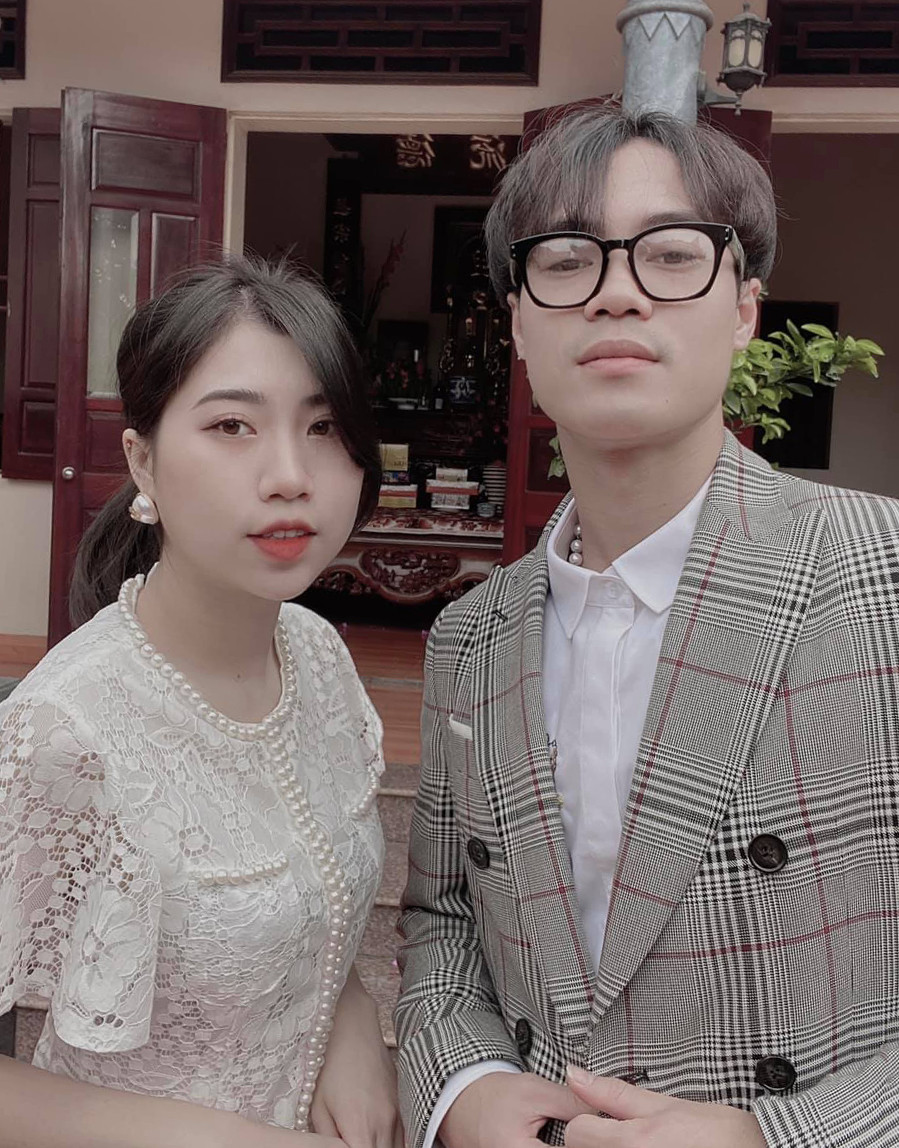 Văn Toàn và em gái Nguyễn Nụ. Văn Toàn và em gái Nguyễn Nụ.