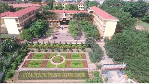 Trường THPT Nguyễn Tất Thành - nơi xảy ra vụ việc.