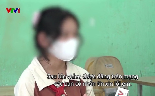 Nữ sinh bị bạn đánh đã quay trở lại lớp học dù vẫn còn ám ảnh.