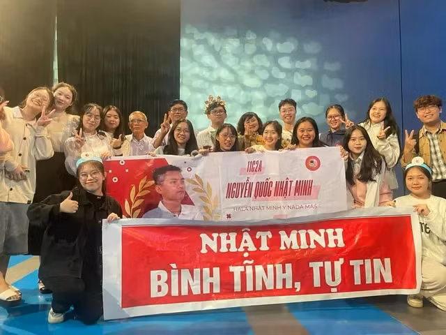 Nhật Minh trở thành học sinh đầu tiên mang cầu truyền hình Olympia về với Gia Lai.