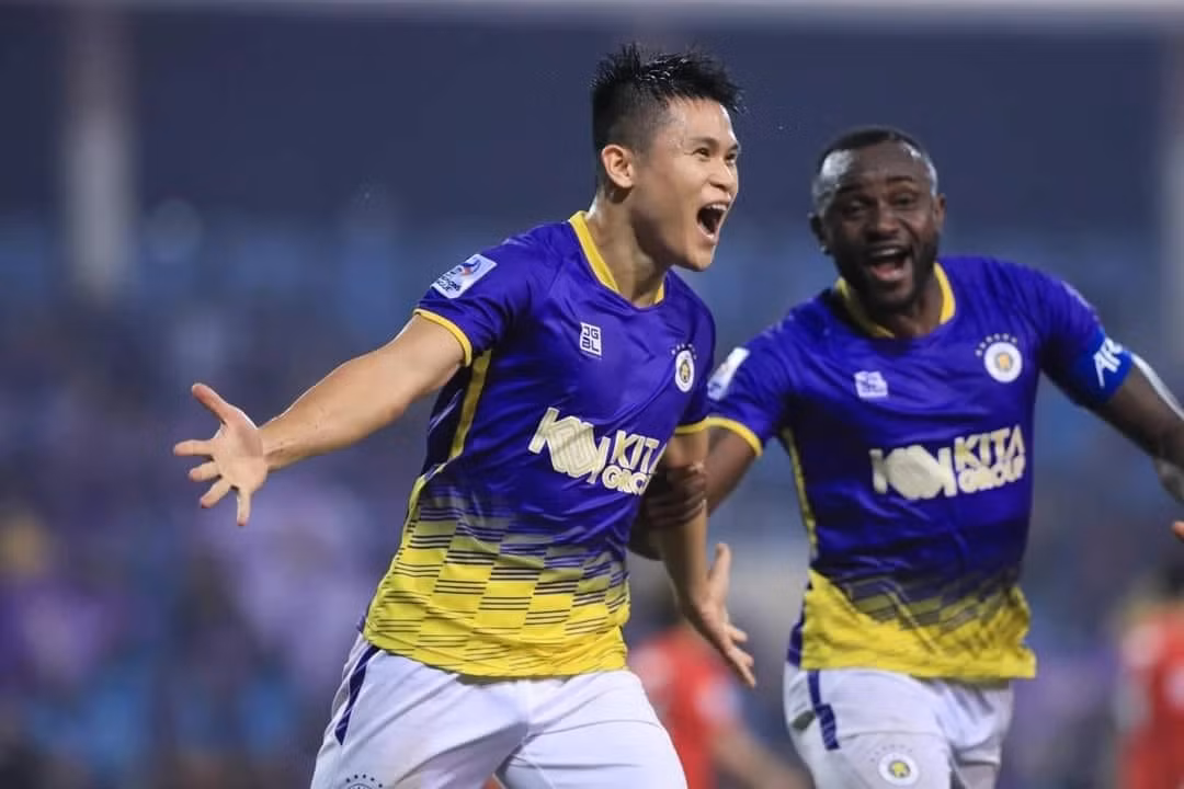 Trọng tài Gulmurodi Sadullo từng điều khiển trận Hà Nội vs Urawa Red Diamonds (Nhật Bản).