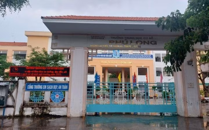 Trường THCS Phú Long, nơi xảy ra sự cố lộ đề kiểm tra. (Ảnh: X.A)