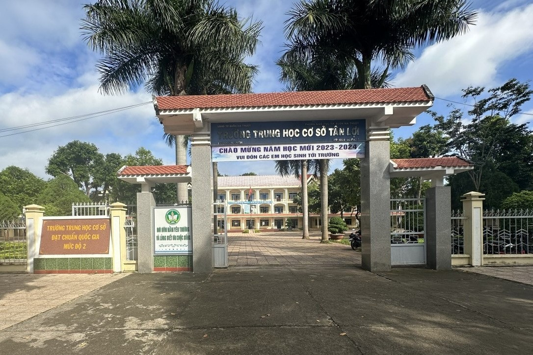 Trường THCS Tân Lợi - nơi xảy ra vụ việc.