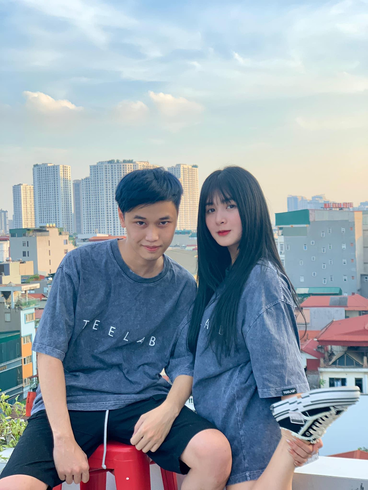 Jiro được mệnh danh là "chàng trai nhiều sừng nhất cộng đồng mạng". Jiro được mệnh danh là "chàng trai nhiều sừng nhất cộng đồng mạng".