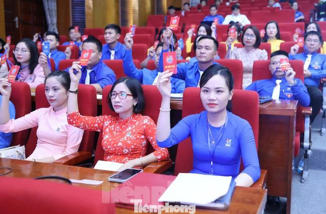 Đại biểu bầu Ban Kiểm phiếu tại Đại hội Đoàn TNCS Hồ Chí Minh tỉnh Bắc Giang. (Ảnh: TPO)